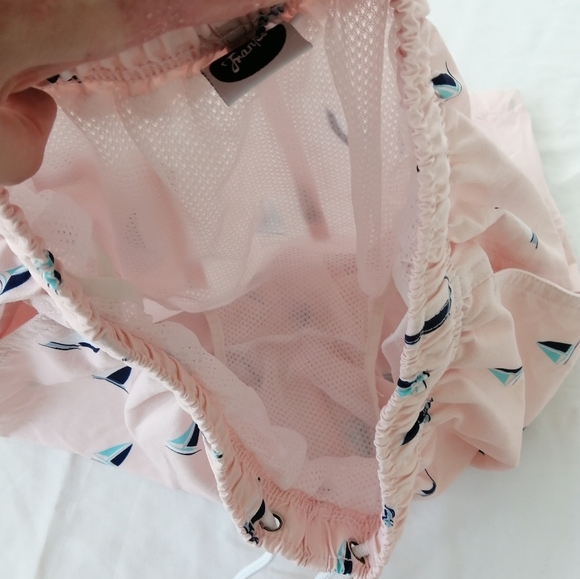 Frank's Sailboat Print Swim Trunks in Whitsunday Pink 6" Inseam Medium - Picture 10 of 15
